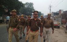 पुलिस अधीक्षक खीरी पूनम जी के निर्देशन में थाना प्रभारी मितौली अनिल कुमार सैनी व उपनिरीक्षक सुरेंद्र सिंह हेड कांस्टेबल विनोद वर्मा के साथ महिला पुलिस के साथ कस्ता कस्बे पैदल मार्च कर शांति व्यवस्था बनाए रखने का संदेश दिया गया