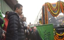 दिल्ली के लोगों को मिली 100 नई बसों की सौगात, सीएम केजरीवाल ने दिखाई हरी झंडी