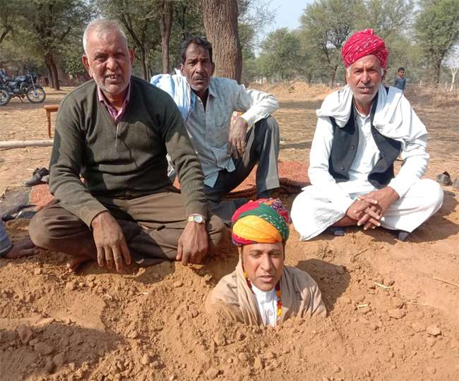 जयपुर के नींदड में किसानों ने फिर शुरू किया जमीन समाधि सत्याग्रह