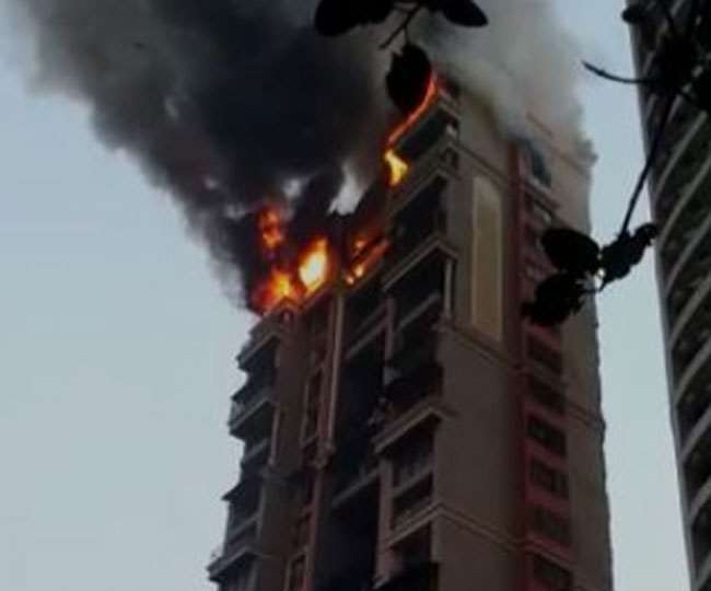 नवी मुंबई में बहुमंजिली इमारत में भीषण आग पर काबू, घायल दमकलकर्मी अस्पताल में भर्ती