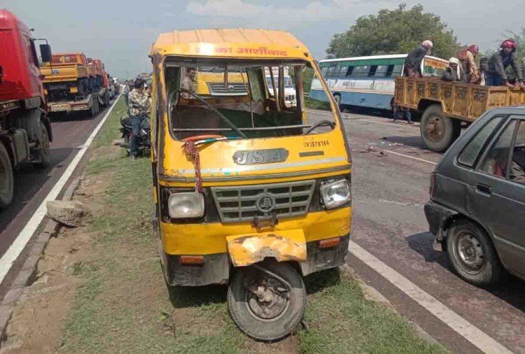 बस और टेंपो में भीषण टक्कर, सात लोग घायल, इलाज के दौरान चार की मौत