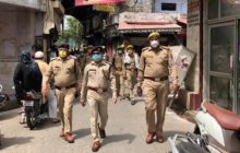 ADCP ने भारी पुलिस फोर्स के साथ चौक सर्राफा बाजार का किया निरीक्षण