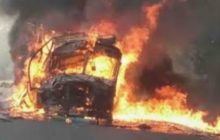 कानपुर में भीषण हादसे के बाद ट्रक में लगी आग, चालक जिंदा जला