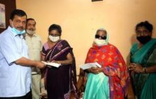 कोरोना वॉरियर के परिवार को केजरीवाल ने सौंपा 1 करोड़ का चेक, साथ ही बेटे को सरकारी नौकरी देने का ऐलान