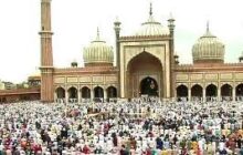 कश्मीर से कन्याकुमारी तक मनाई जा रही ईद, नमाज के बाद लोगों ने ईद की बधाई दी और देश की सलामती के लिए की दुआं