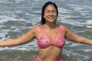 बॉलीवुड अभिनेत्री श्रिया सरन ने दिखाया बेहद बोल्ड अंदाज, बिकिनी पहन समुद्र किनारे दिए हॉट पोज, तस्वीरें हो रही वायरल